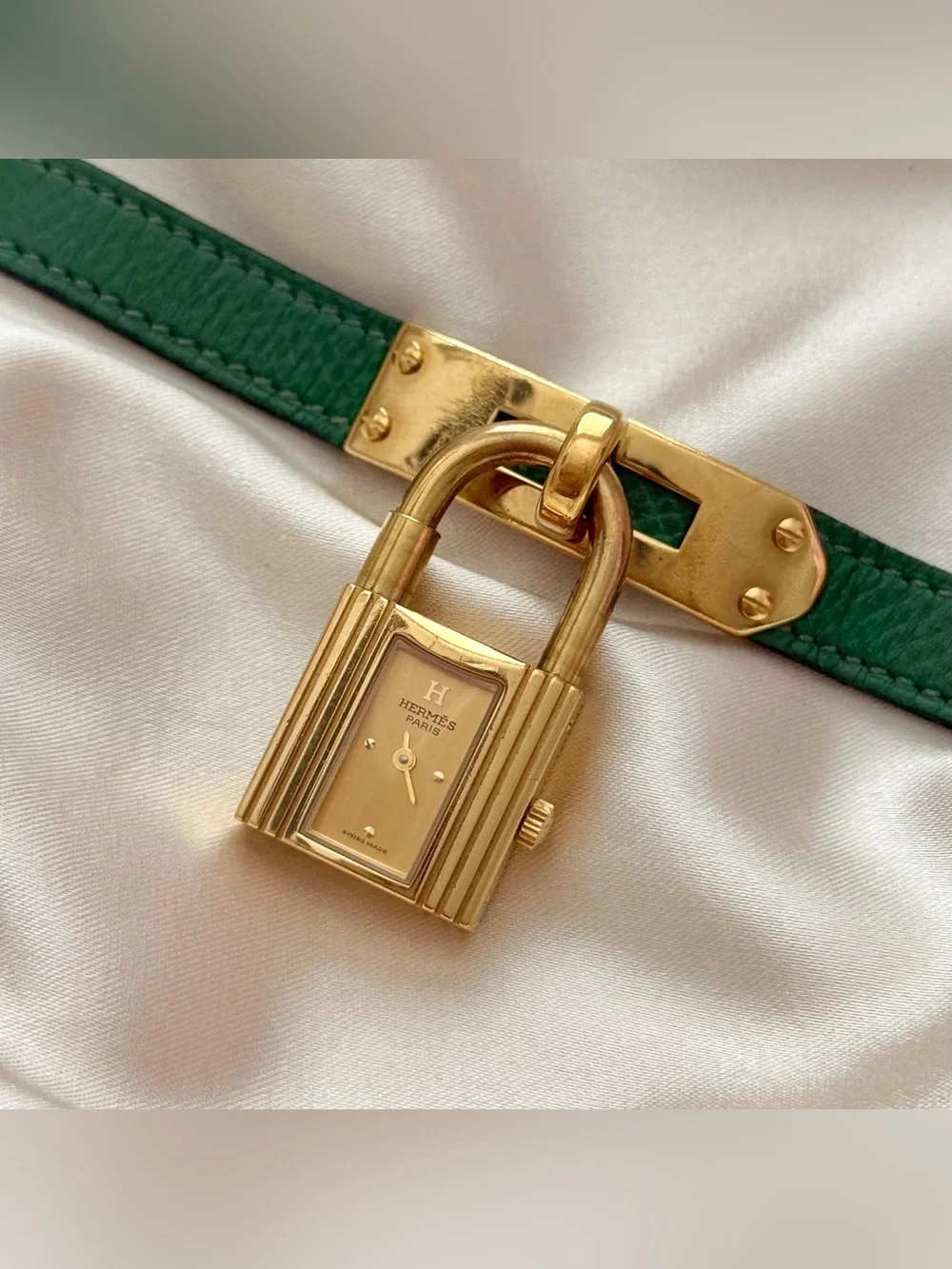 AUTHENTIC VINTAGE HERMES KELLY LOCK GREEN LEATHER WATCH - Picture 4 of 9